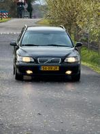 Volvo V70 2.4 D5 AUT 2003 Zwart - Nieuwe APK - Nette auto!, Auto's, Volvo, 1800 kg, 179 €/maand, V70, Stationwagon
