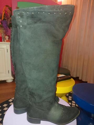 Mooie dames laarzen beschikbaar voor biedingen