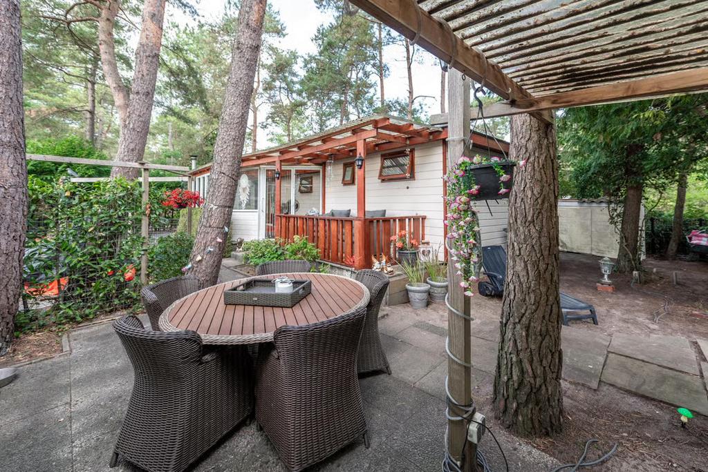 L-chalet met dubbele veranda en volledig omheinde tuin, Caravans en Kamperen, Tot en met 4