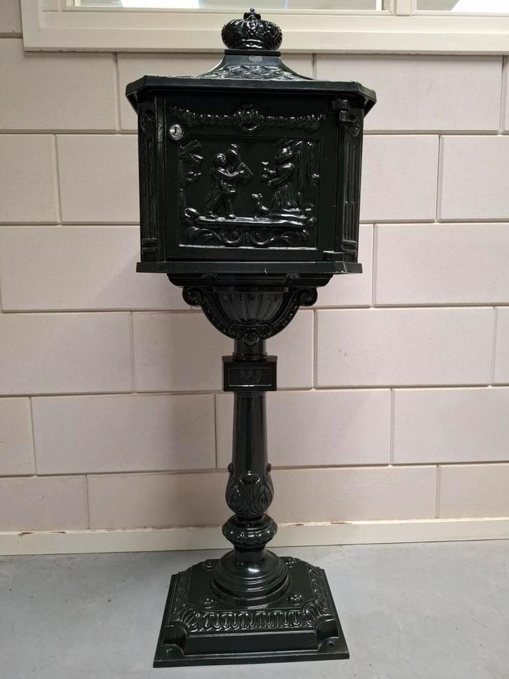 Gietijzeren Staande Brievenbus - Klassiek Design, Tuin en Terras, Brievenbussen, Zo goed als nieuw, Staande brievenbus, IJzer