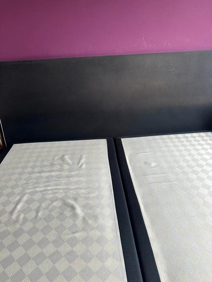 KOOPJE  40 euro !Zwarte stoffen boxspring 1.80 x 2.10m, Huis en Inrichting, Slaapkamer | Boxsprings, Gebruikt, 180 cm, 210 cm