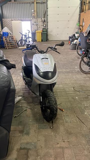 70cc vivacity stunt beschikbaar voor biedingen