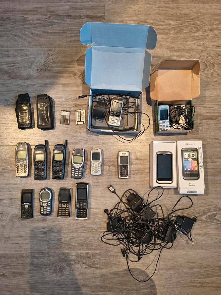 Verzameling telefoons, oa. Nokia 3310, 6310, 6150, 6300 enz, Telecommunicatie, Mobiele telefoons | Nokia, Gebruikt, Zonder abonnement