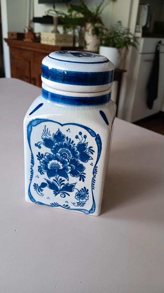 Delfts handgeschilderde pot met deksel., Antiek en Kunst, Antiek | Keramiek en Aardewerk, Ophalen of Verzenden