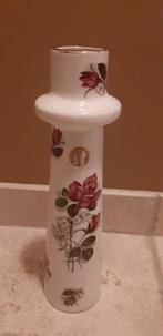 Vaas met rozenmotief, Gebruikt, Wit, Aardewerk of Porselein, Ophalen of Verzenden