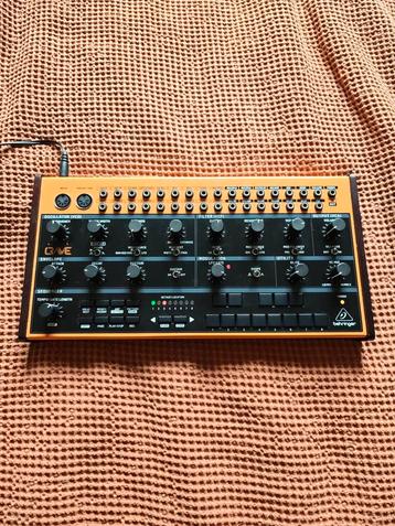 Behringer Crave Semi-Modular synthesizer beschikbaar voor biedingen
