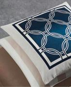 2 Mooie H&M Home Kussenhoezen (Nieuw!) met Kaartje., Ophalen of Verzenden, Nieuw, Vierkant