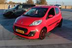 Peugeot 107 1.0 12V 5DR 2013 Rood met  airco, Voorwielaandrijving, 4 stoelen, Origineel Nederlands, Handgeschakeld