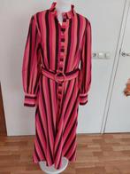 Prachtige lange jurk van Y.A.S maat L, nieuwstaat. Modekleur, Y.A.S, Ophalen of Verzenden, Zo goed als nieuw, Onder de knie