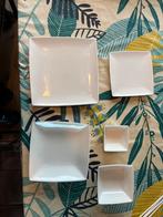Modern vierkant servies, Huis en Inrichting, Keramiek, Ophalen of Verzenden, Zo goed als nieuw, Effen