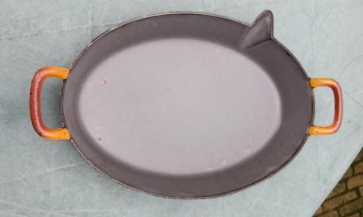DRU ovenschaal spekpan gietijzer met schenktuit 28 cm (G189), Huis en Inrichting, Keuken | Potten en Pannen, Gebruikt, Koekenpan of Braadpan