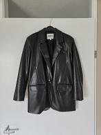 Zwart kunstleren Blazer maat XS, Merk Only. Goede staat, Kleding | Dames, Zwart, Ophalen of Verzenden, Zo goed als nieuw, Jasje