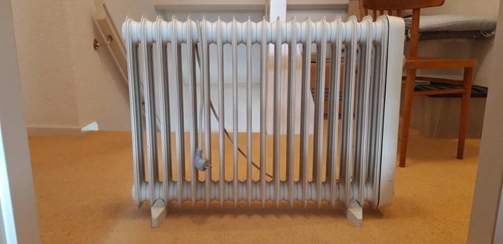 Elektrische radiator fabr. afm. 83 x62 cm. verplaatsbaar, Doe-het-zelf en Verbouw, Verwarming en Radiatoren, Gebruikt, Radiator
