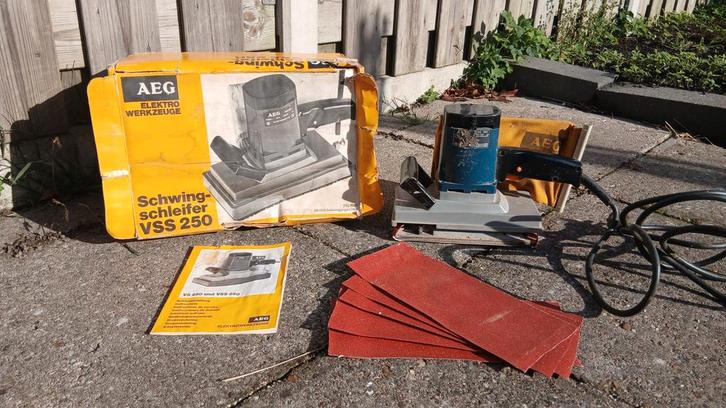 AEG vlakschuurmachine 250 Watt te koop, Doe-het-zelf en Verbouw, Gereedschap | Schuurmachines, Gebruikt, Vlakschuurmachine, Ophalen of Verzenden