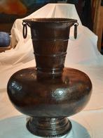 Decoratieve metalen vaas kleur brons, Huis en Inrichting, Overige materialen, Overige kleuren, Ophalen of Verzenden, Zo goed als nieuw