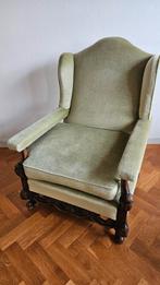 Antieke groene fauteuil stoel met fraai houtsnijwerk, Antiek en Kunst, Antiek | Meubels | Stoelen en Banken, Ophalen of Verzenden