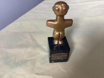 Beeldje trofee embryo beschikbaar voor biedingen
