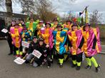 Vrolijke pakken Carnaval loopgroep 17 pakken, Kleding | Dames, Carnavalskleding en Feestkleding, Ophalen of Verzenden, Gedragen