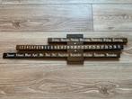 Decoratieve Eikenhouten Kalender, Huis en Inrichting, Woonaccessoires | Klokken, Ophalen of Verzenden, Nieuw, Analoog, Overige typen
