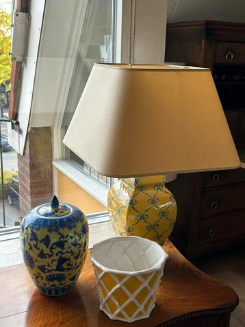 Vintage Lampenvoet Set & Blauw-Gele Potten beschikbaar voor biedingen