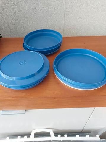 Tupperware schaal, 2 diepe en ondiepe borden. Paars beschikbaar voor biedingen