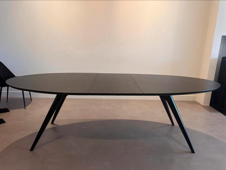 Zwarte uitschuifbare eettafel ovaal eclipse, Huis en Inrichting, Tafels | Eettafels, 100 tot 150 cm, 200 cm of meer, Ovaal, Ophalen