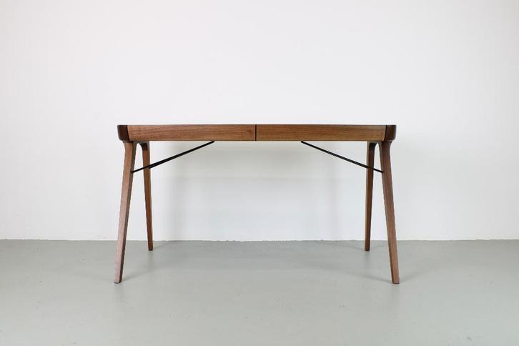 Artisan Picard bureau, Europees walnoot, Huis en Inrichting, Bureaus, Nieuw, Bureau, Ophalen