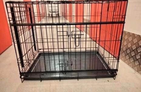 Bench met schuifdeuren voor honden XL., Dieren en Toebehoren, Hondenbenches, Zo goed als nieuw, Ophalen of Verzenden