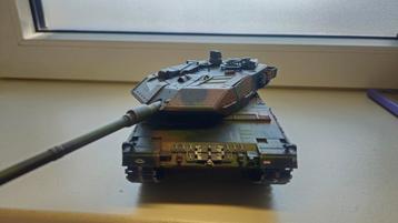 Leopard 2A6 Tank - Nederlandse Versie - Schaal 1:35 beschikbaar voor biedingen
