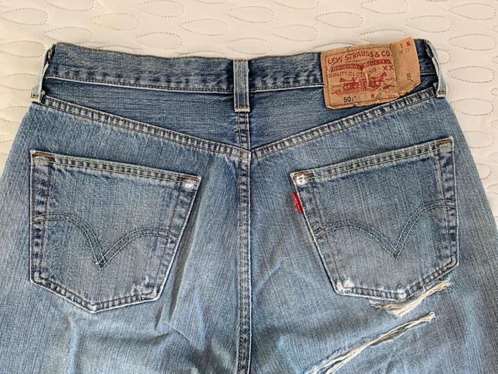 De originele Levi's 501, maat 32/30 Vintage / destroyed, Kleding | Heren, Spijkerbroeken en Jeans, Gedragen, W32 (confectie 46) of kleiner