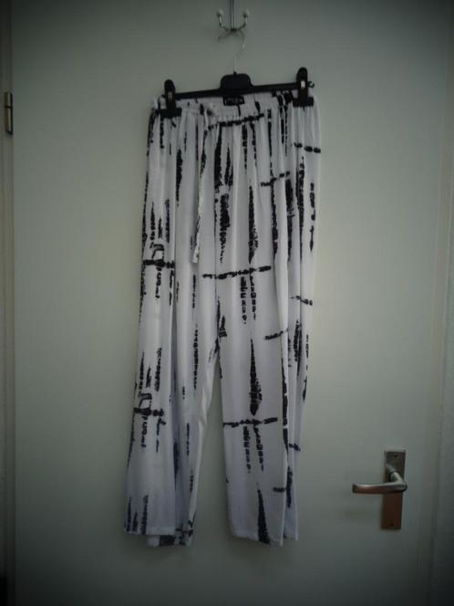 Blanc de Nil broek, zwart wit. Maat 42/44, Kleding | Dames, Broeken en Pantalons, Zo goed als nieuw, Maat 42/44 (L), Wit, Lang