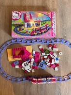 Hello kitty blokken (past op duplo)trein en losse spulletjes, Ophalen of Verzenden, Gebruikt