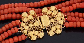 Bloedkoraal antieke ketting 18k gouden filigrain slot dames beschikbaar voor biedingen