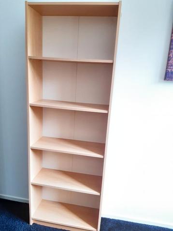 BOEKENKAST KLEUR BEUKEN beschikbaar voor biedingen
