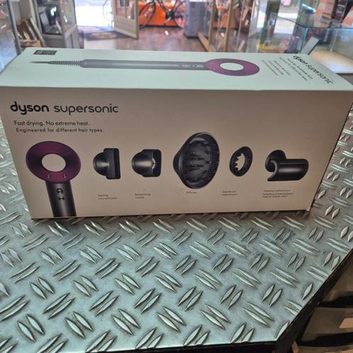 Dyson Supersonic met opzetstukken Nieuwstaat in doos, Sieraden, Tassen en Uiterlijk, Uiterlijk | Haarverzorging, Zo goed als nieuw