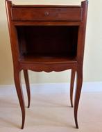 Charmant vintage Frans nachtkastje in Louis XV-stijl, Antiek en Kunst, Antiek | Meubels | Kasten, Ophalen