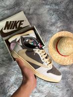 Jordan 1 x Travis scott “reverse mocha” ( 39 40 42 44 ), Kleding | Heren, Schoenen, Ophalen of Verzenden, Zo goed als nieuw, Bruin