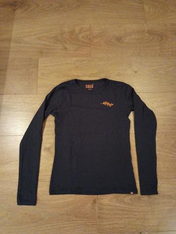 Mooie donkerblauwe longsleeve mt 134/140 beschikbaar voor biedingen