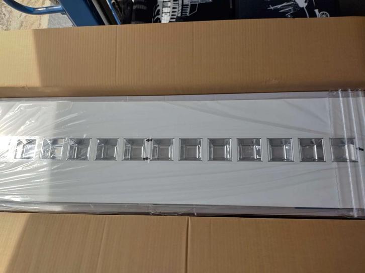 4st Nieuwe ledpanelen 120x30cm 4000k 30w voor systeemplafond, Huis en Inrichting, Lampen | Plafondlampen, Nieuw, Ophalen of Verzenden