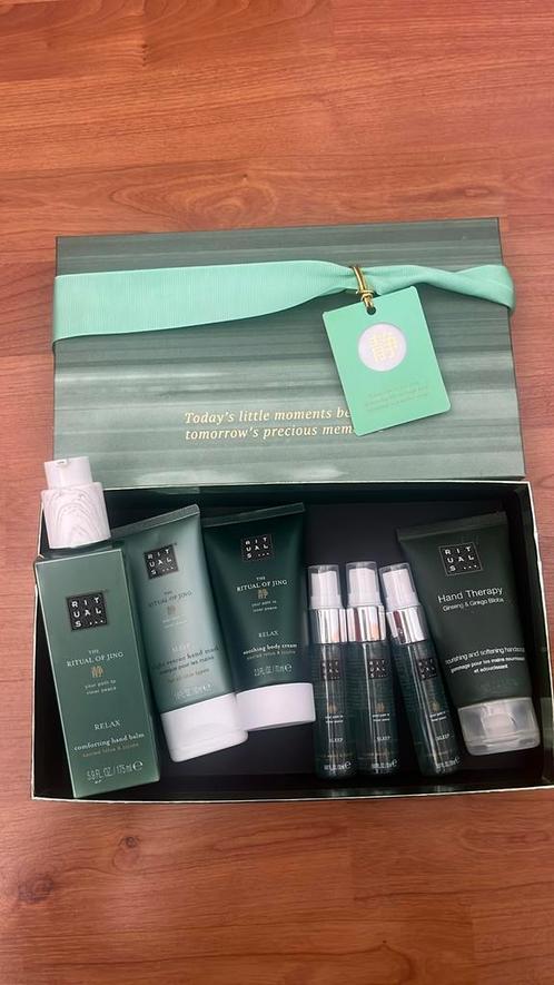 Rituals of Jing 7 producten in cadeaudoos, Sieraden, Tassen en Uiterlijk, Uiterlijk | Lichaamsverzorging, Zo goed als nieuw, Bodylotion, Crème of Olie
