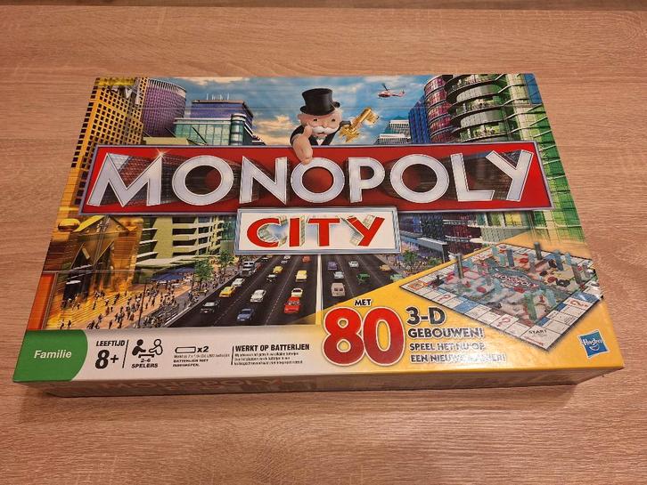 Monopoly city, Hobby en Vrije tijd, Gezelschapsspellen | Bordspellen, Zo goed als nieuw, Een of twee spelers, Drie of vier spelers