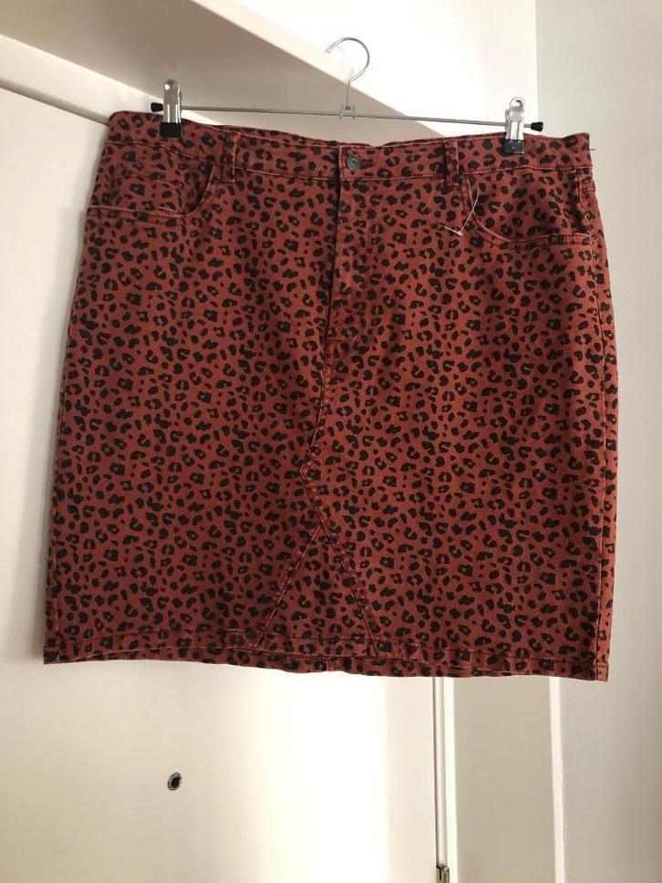 HEMA korte mini rok rokje panter print bruin mt XL 46/48, Kleding | Dames, Rokken, Nieuw, Maat 46/48 (XL) of groter, Bruin, Boven de knie