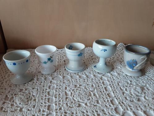 4 aparte eierdopjes met blauw. Vanaf, Verzamelen, Porselein, Kristal en Bestek, Zo goed als nieuw, Ophalen of Verzenden