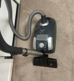 Miele stofzuiger 1800 watt, Witgoed en Apparatuur, Gebruikt, Stofzuiger, 1600 tot 2000 watt, Ophalen
