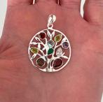 Een zilveren levensboom hanger met verschillende stenen, Overige voorstellingen, Verzenden, Nieuw, Met edelsteen