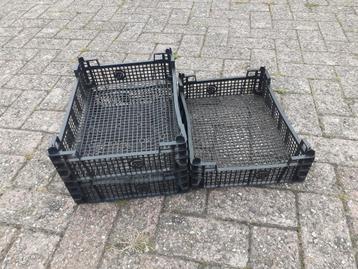 Lot zwarte plastic kratjes krat bak kratten stapelbaar  beschikbaar voor biedingen