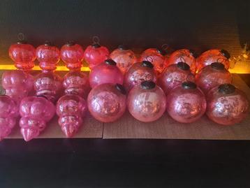 23 Prachtige vintage/ craquelé kerstballen - (oud) roze beschikbaar voor biedingen