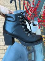 Marco Tozzi schoenen zwart 42, Ophalen of Verzenden, Zo goed als nieuw, Zwart, Sneakers of Gympen