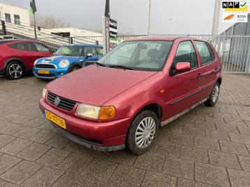 Volkswagen Polo 1.4 | Automaat | lage kmstand | apk beschikbaar voor biedingen
