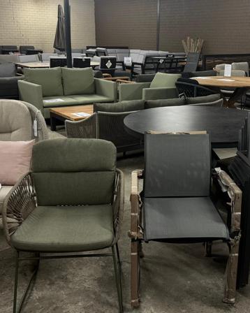 Tuinstoelen MAGAZIJN UITVERKOOP  beschikbaar voor biedingen